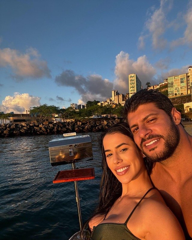 Larissa Tomásia acabou com namoro!